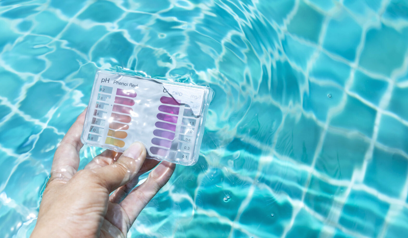 Swimming Pool Chemicals – How to Buy the Right Ones
